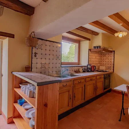 Maison 15eme Siecle A Huille, 2 Ch, Jardin, Cheminee, Proche Loir Et Pistes Cyclables - Fr-1-622-45 * Huille-Lezigne