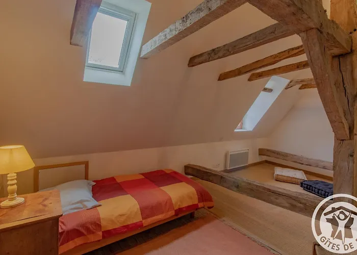 Maison 15eme Siecle A Huille, 2 Ch, Jardin, Cheminee, Proche Loir Et Pistes Cyclables - Fr-1-622-45 * Huille-Lezigne