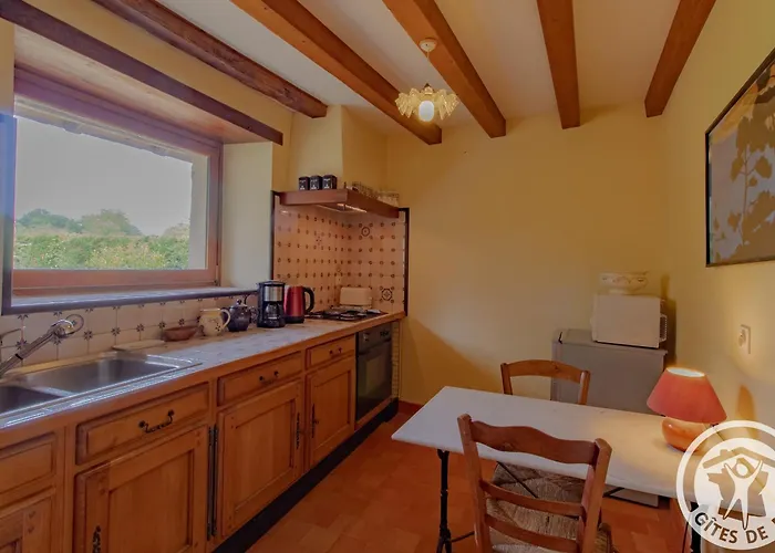 Ferienhaus Maison 15eme Siecle A Huille, 2 Ch, Jardin, Cheminee, Proche Loir Et Pistes Cyclables - Fr-1-622-45 Huille-Lezigne