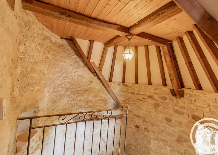 Maison 15eme Siecle A Huille, 2 Ch, Jardin, Cheminee, Proche Loir Et Pistes Cyclables - Fr-1-622-45 *